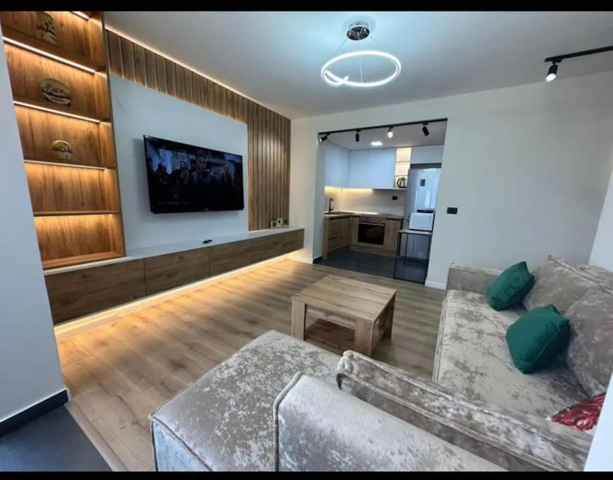 Peace And Love Luxury Apartment In Center, New Bazaar 2 Tirana Extérieur photo