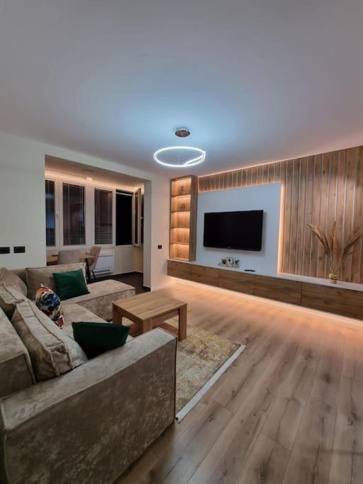 Peace And Love Luxury Apartment In Center, New Bazaar 2 Tirana Extérieur photo